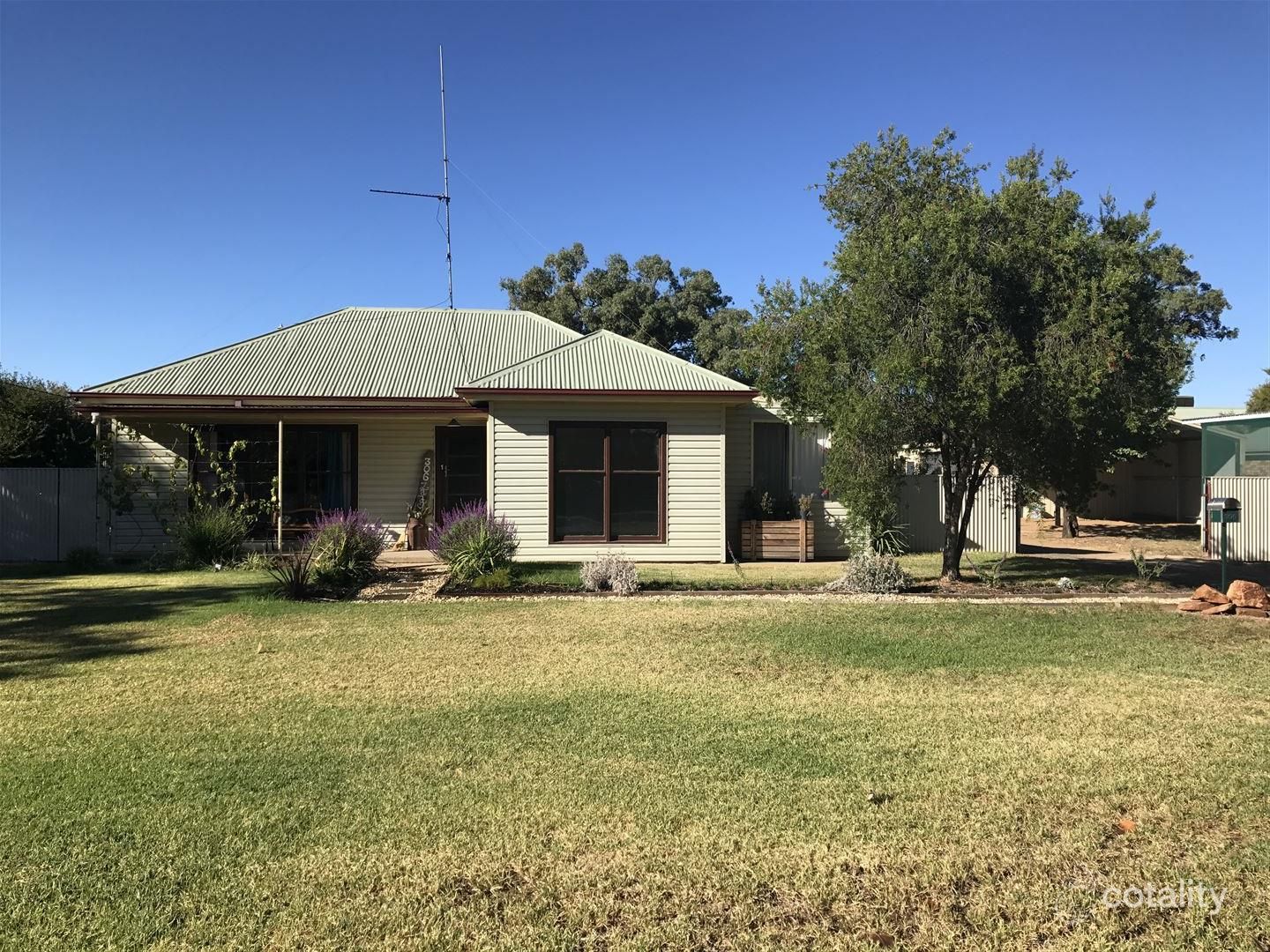 306 Lang St, Hay South, NSW 2711