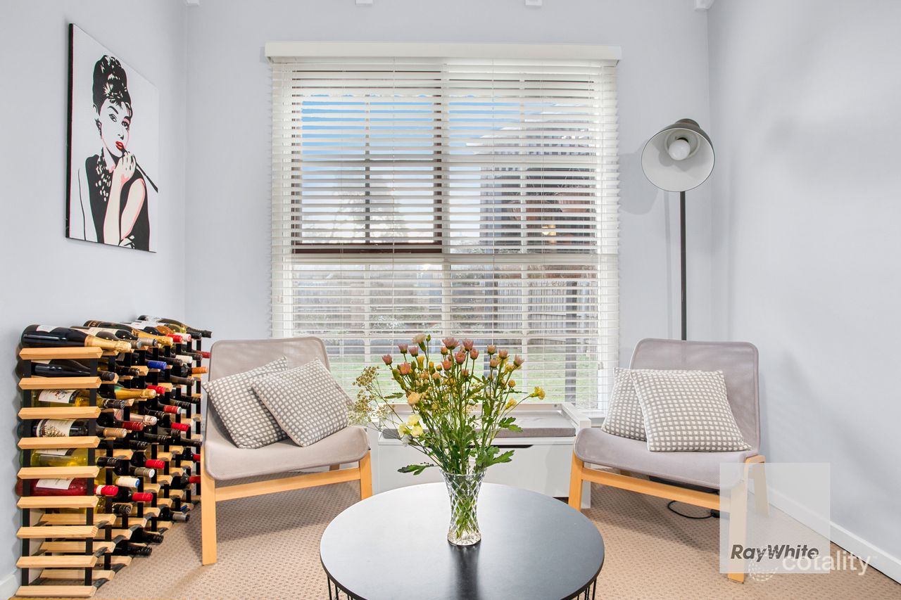 2 Broula Ct, Taylors Lakes, VIC 3038