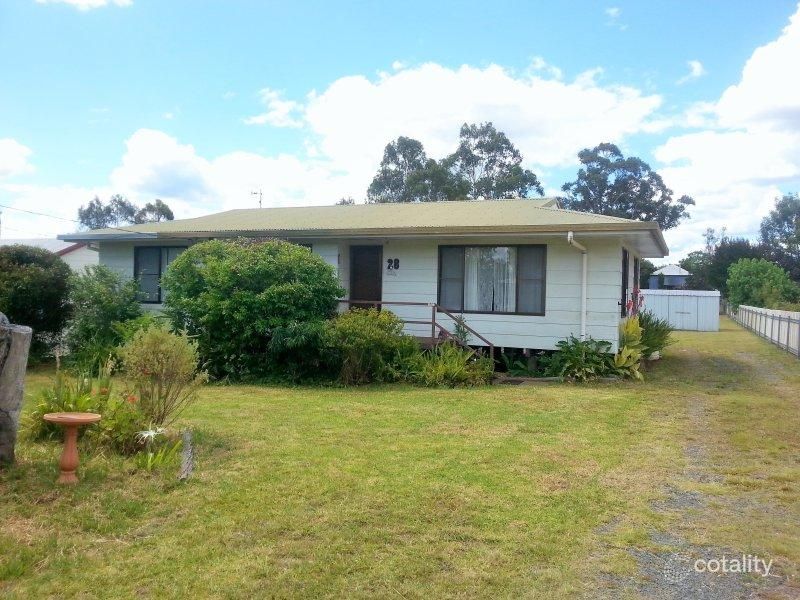 28 Charles St, Crows Nest, QLD 4355