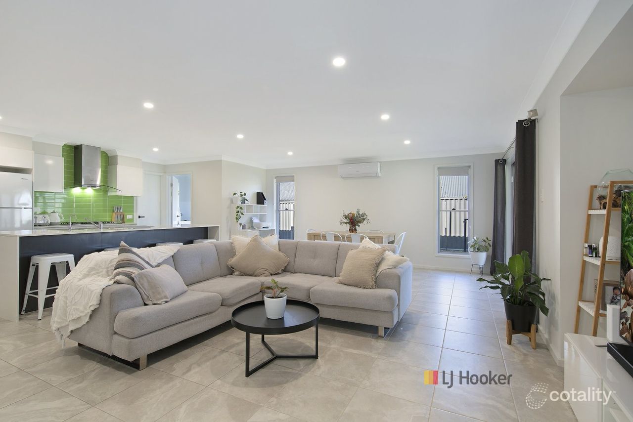 8 Carroll Cct, Cooranbong, NSW 2265