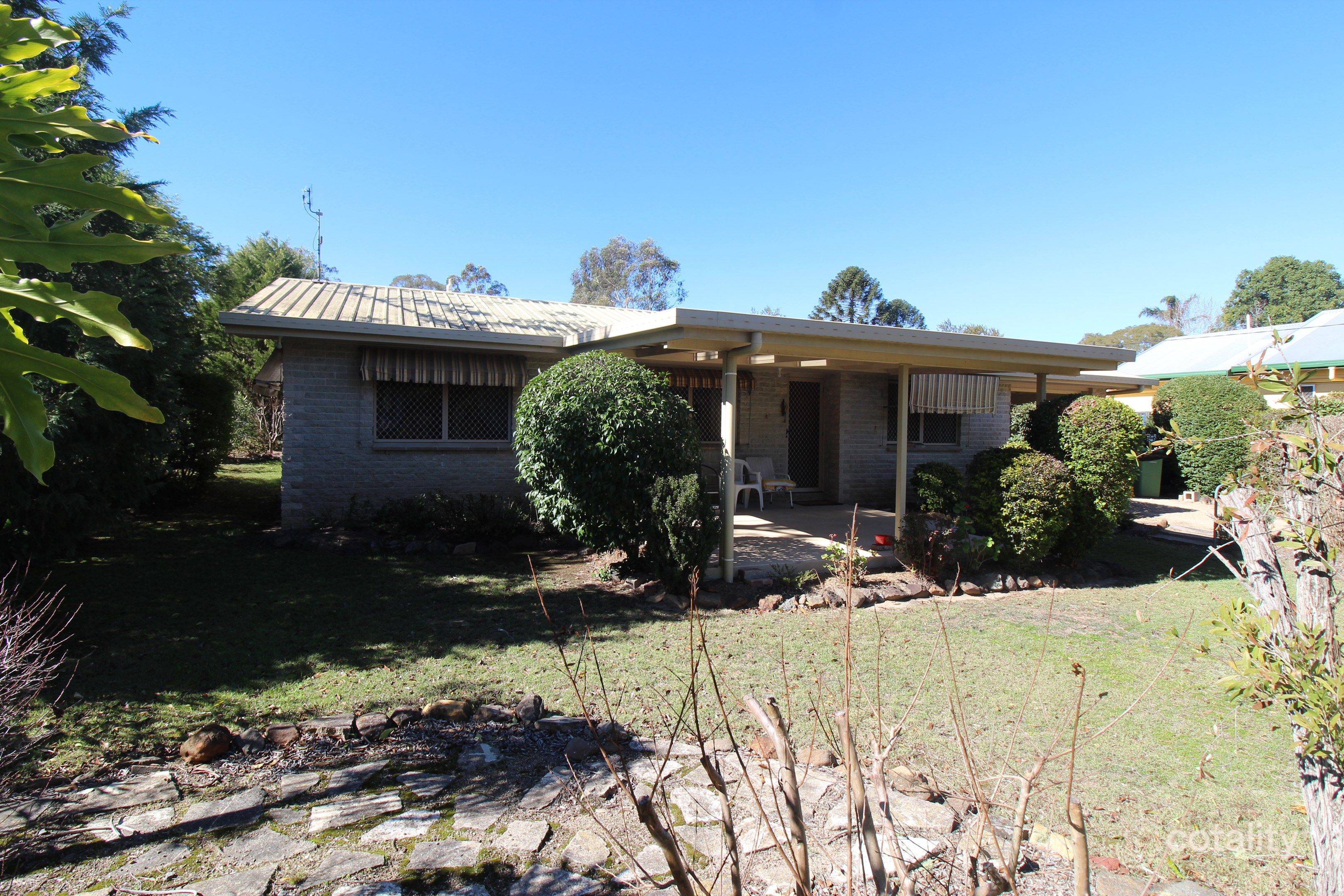 8 Dale St, Crows Nest, QLD 4355