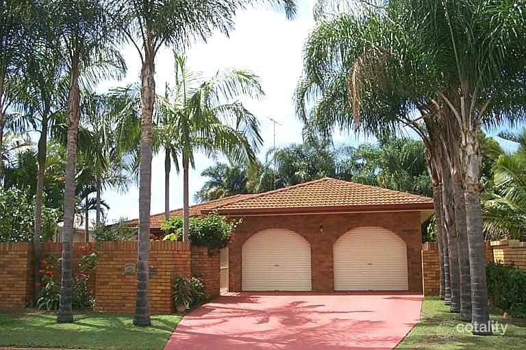 11 Reef Ct, Mermaid Waters, QLD 4218