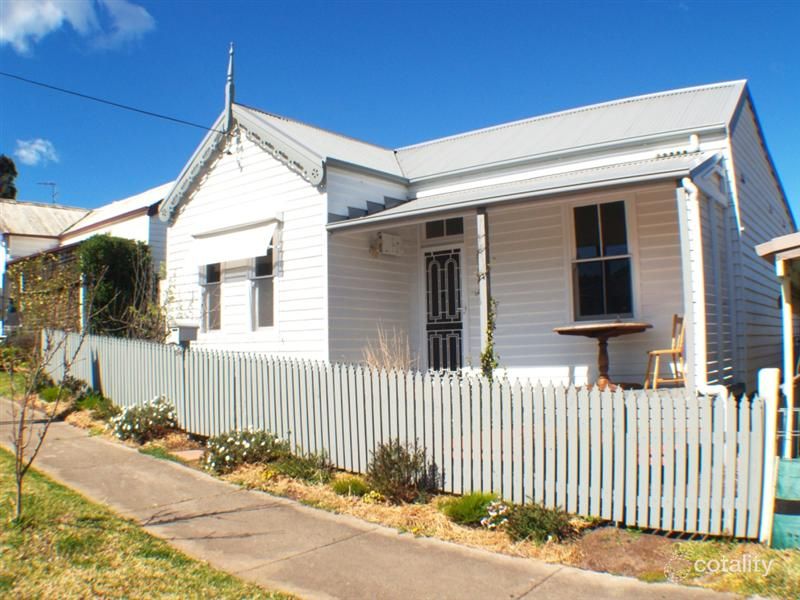 54 Bega St, Bega, NSW 2550