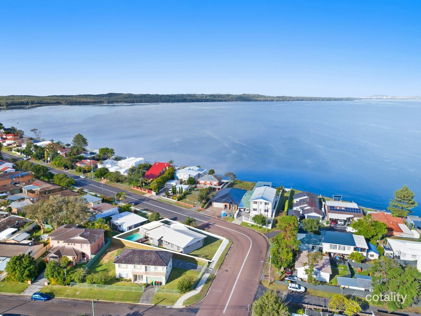 2 Moss Ave, Toukley, NSW 2263