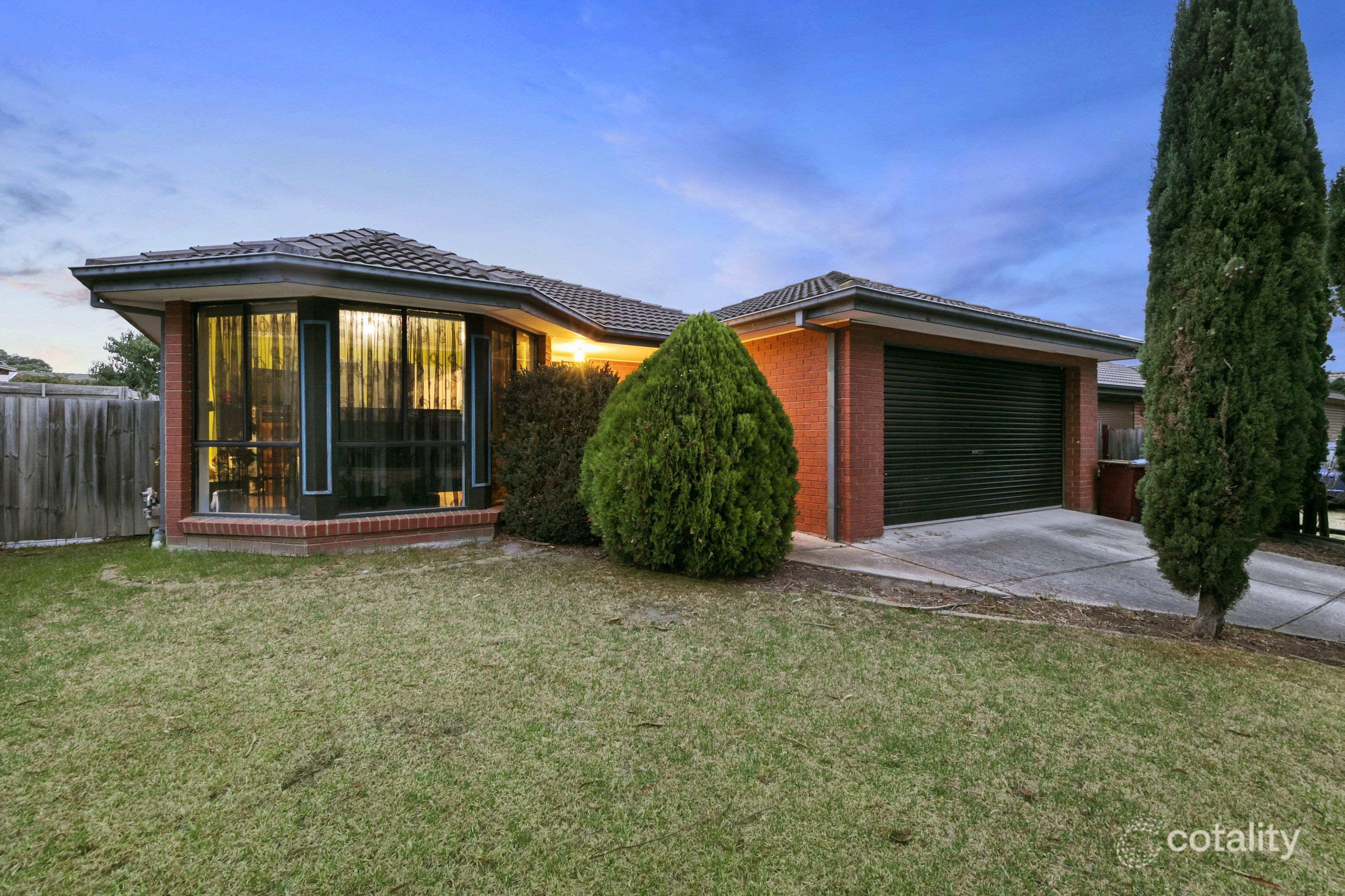 17 Strabane Way, Hampton Park, VIC 3976