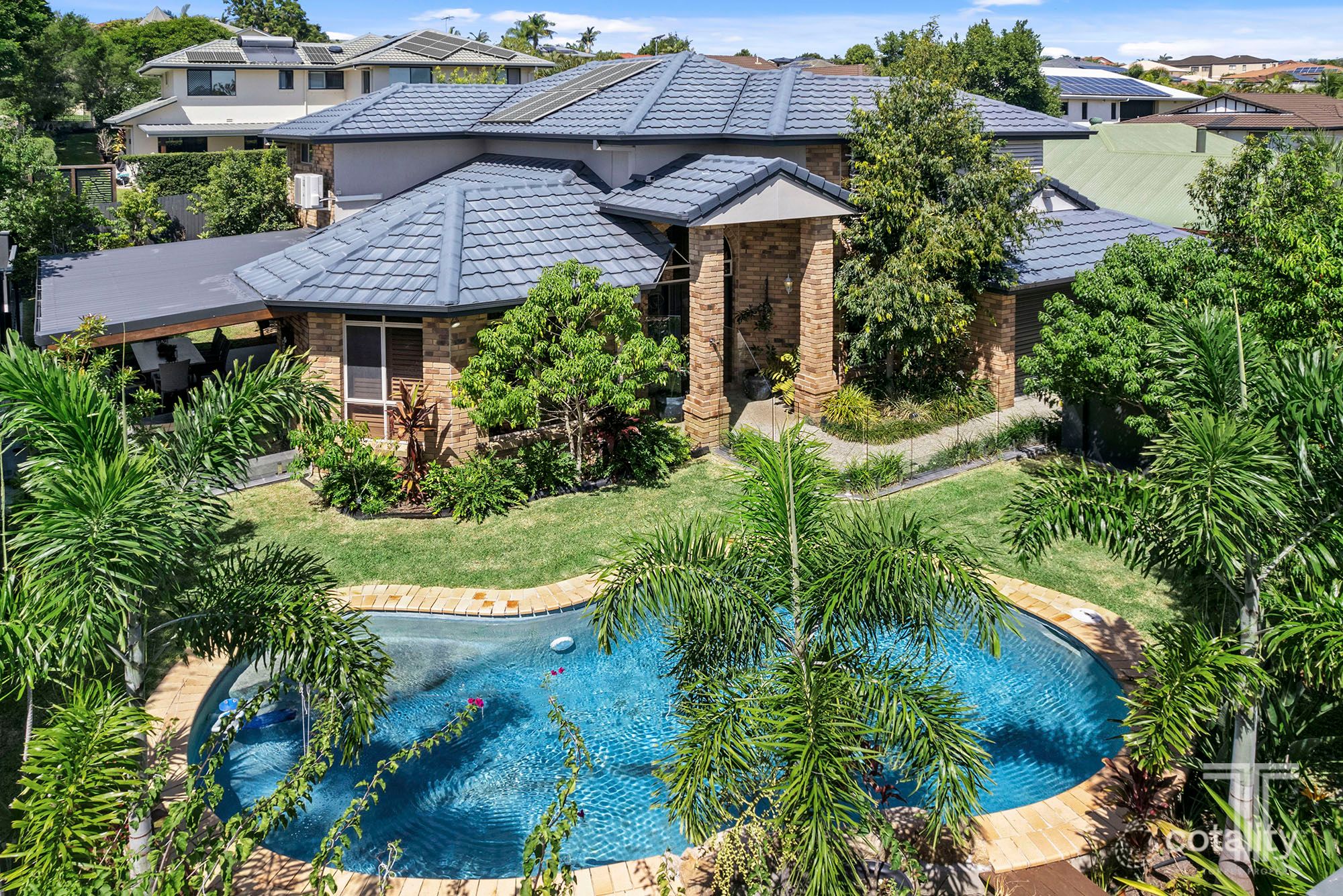 2 Engelmann Cl, Carindale, QLD 4152