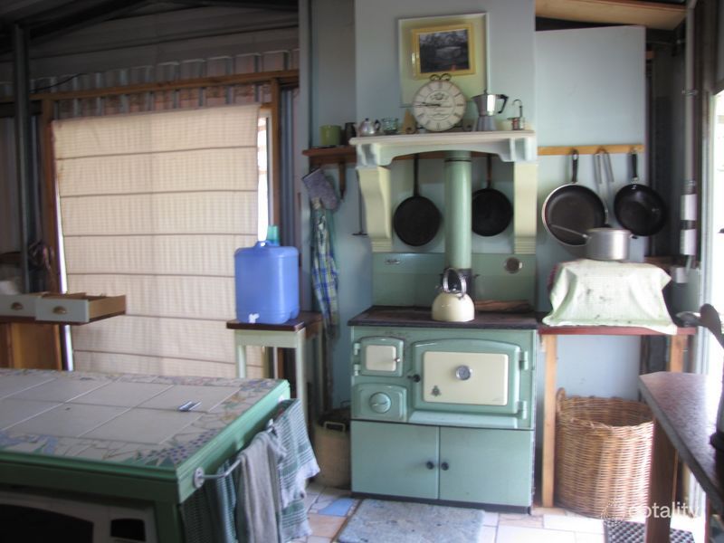 180 Highland St, Esk, QLD 4312