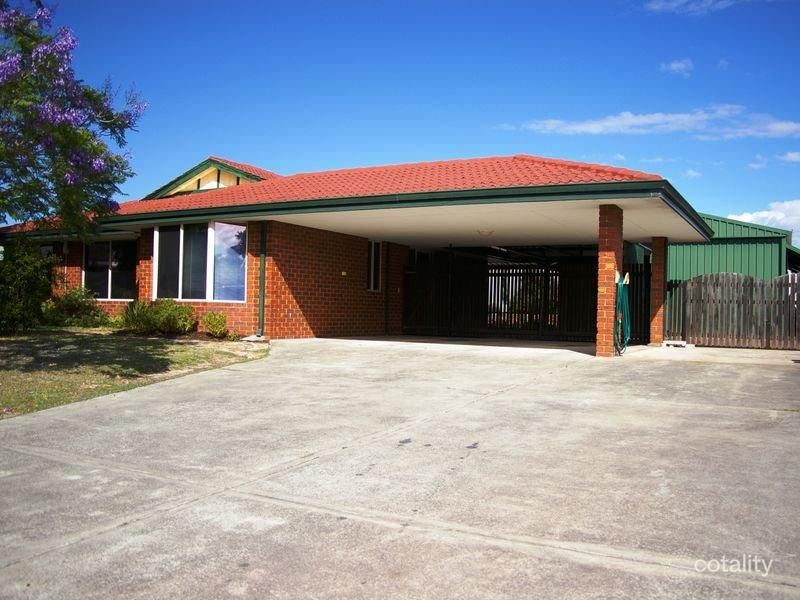32 St Peters Grn, College Grove, WA 6230