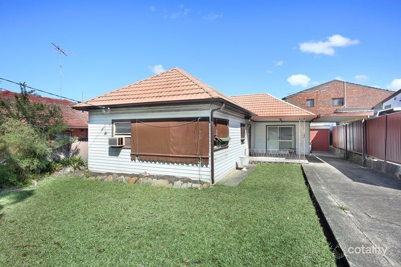 31 Flora St, Roselands, NSW 2196