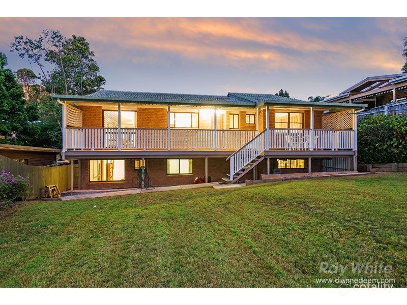 73 Brodie St, Holland Park West, QLD 4121