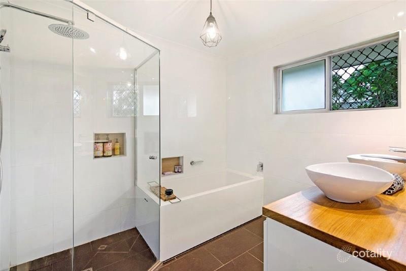 60 Boomerang Cres, Bundall, QLD 4217