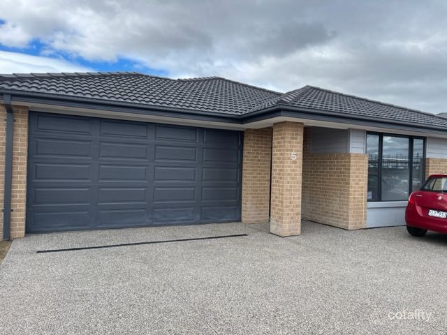 5 Yellowstone Dr, Truganina, VIC 3029