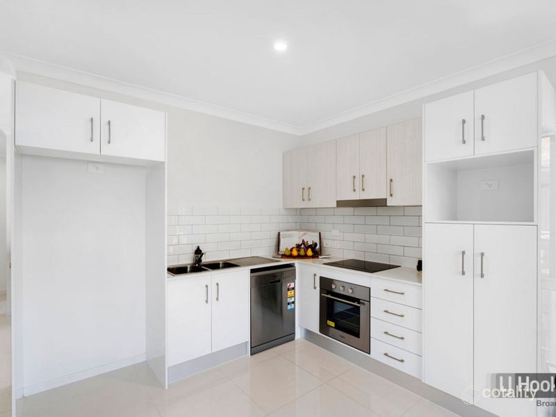 8/16 Brisbane Rd, Labrador, QLD 4215