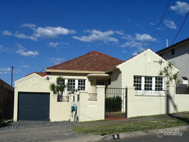 6 Gnarbo Ave, Carss Park, NSW 2221