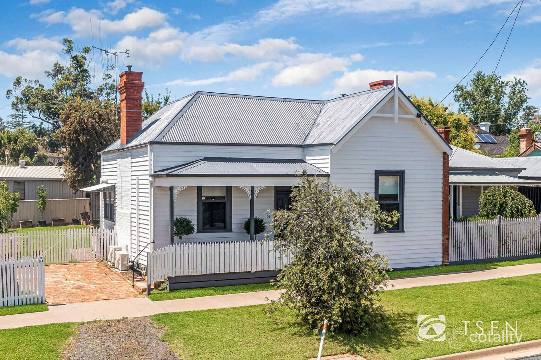 51 Gladstone St, Quarry Hill, VIC 3550