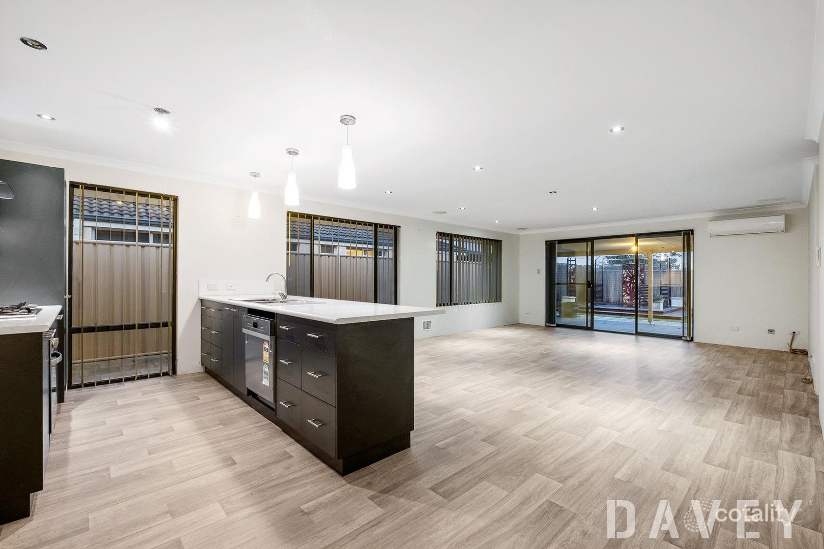 6 Yapton Turn, Girrawheen, WA 6064