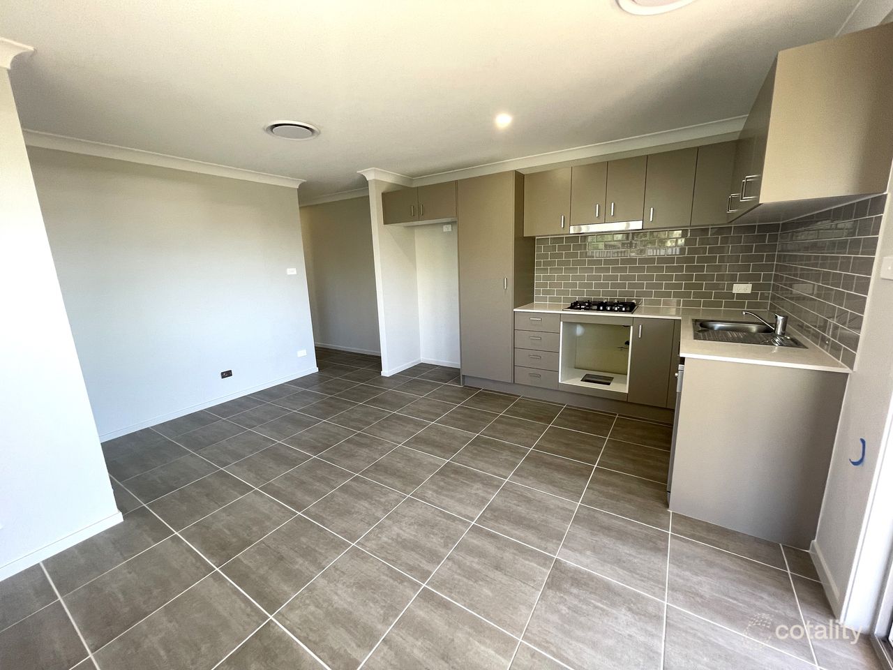 77a Aberglasslyn Rd, Rutherford, NSW 2320