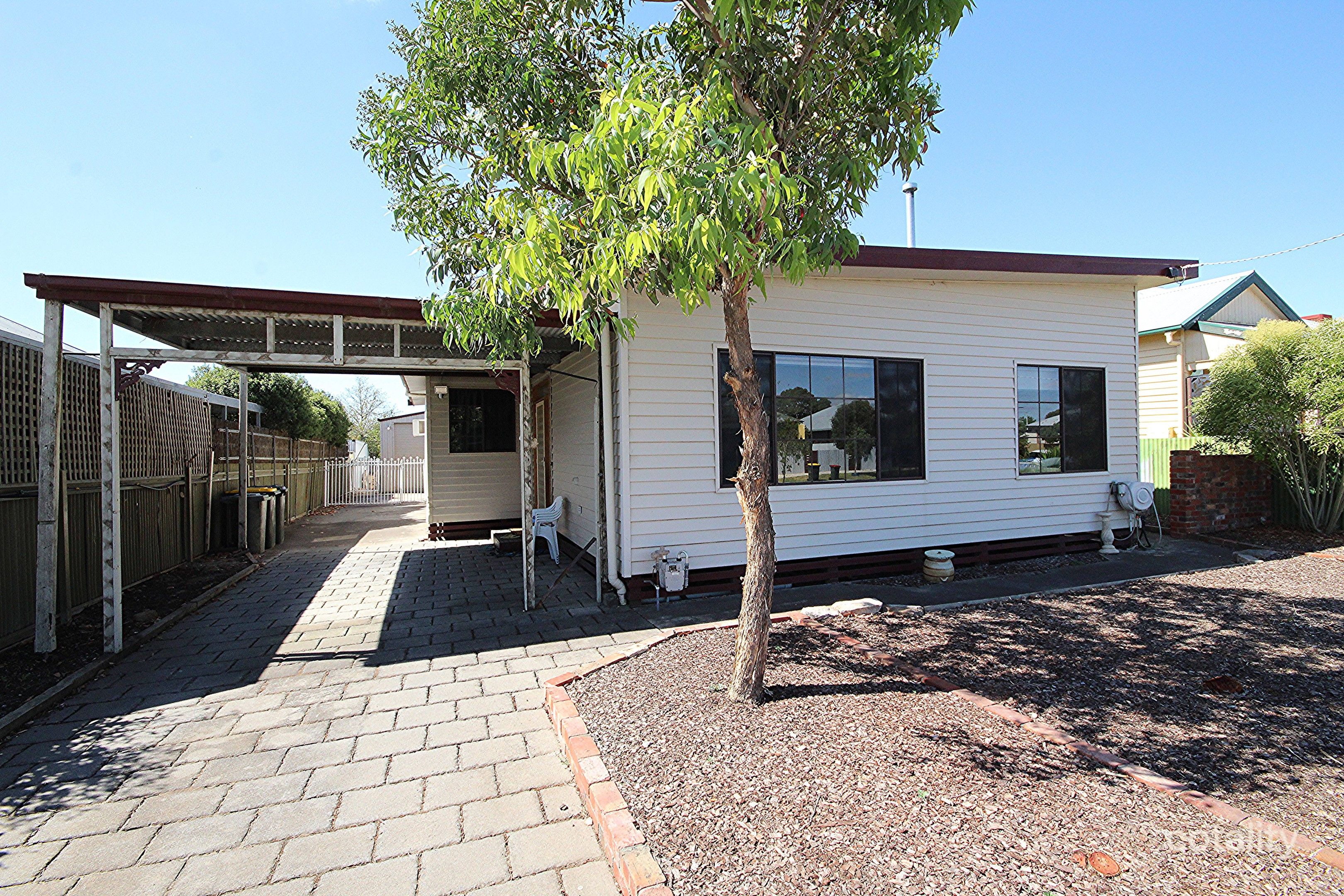 16 Harders St, Horsham, VIC 3400