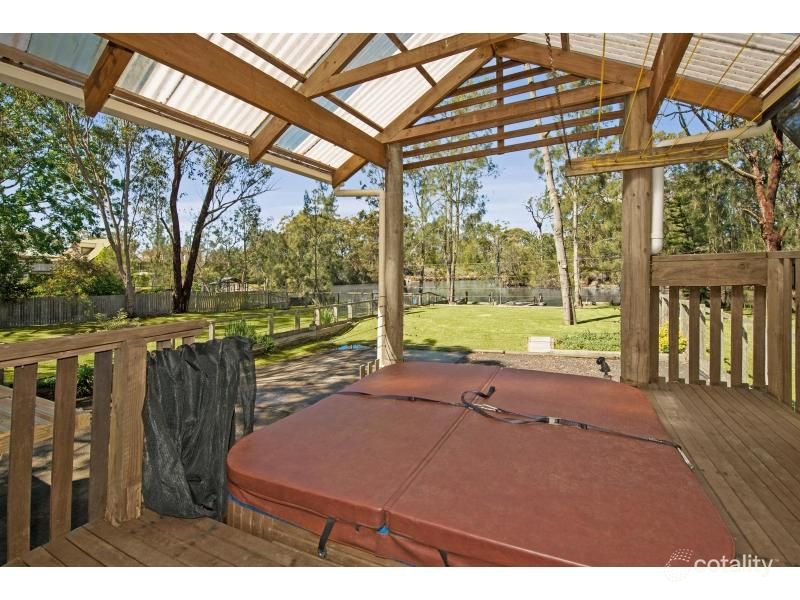 18 Turner Cl, Blue Haven, NSW 2262
