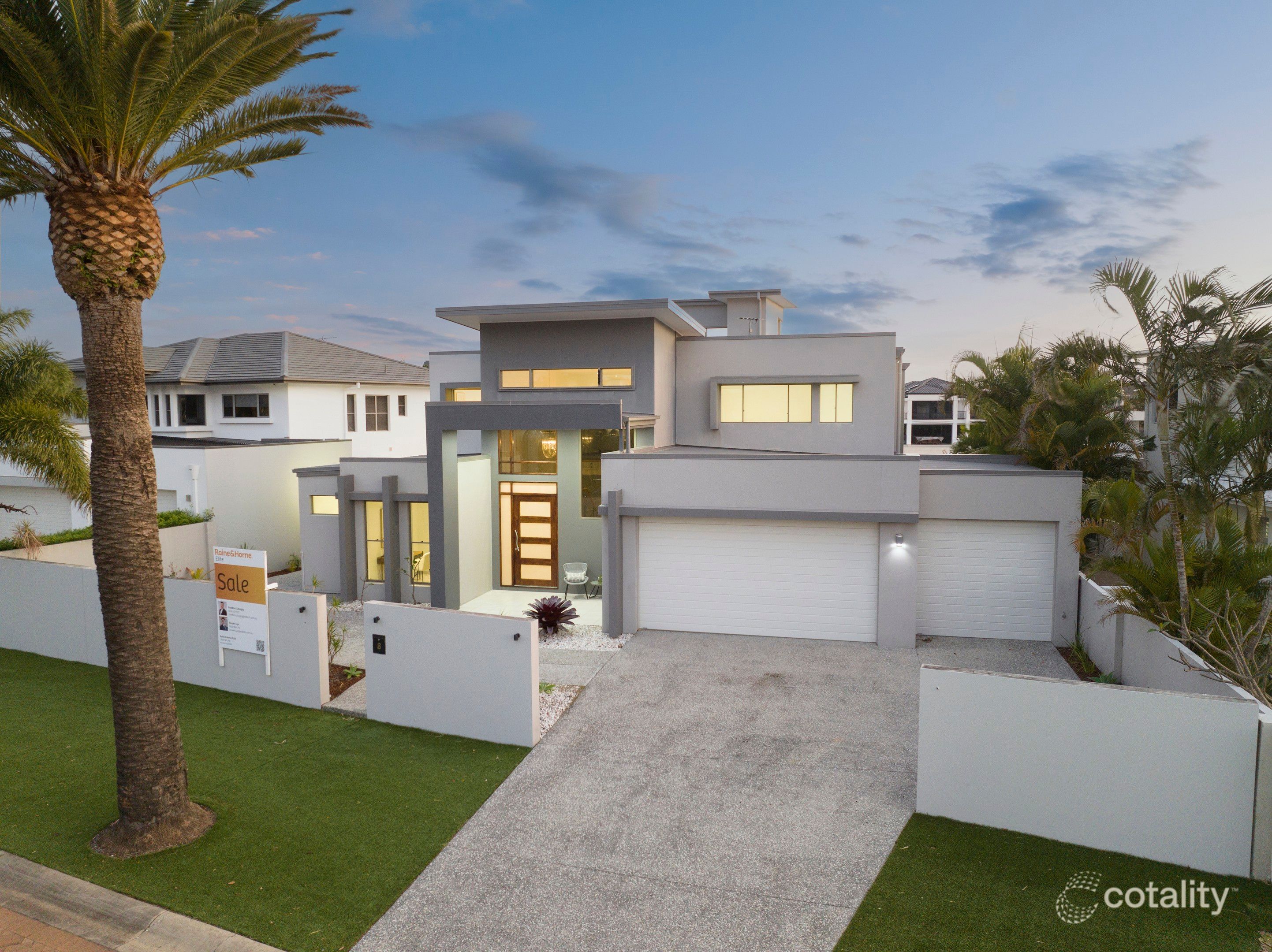 8 Regents Ct, Paradise Point, QLD 4216