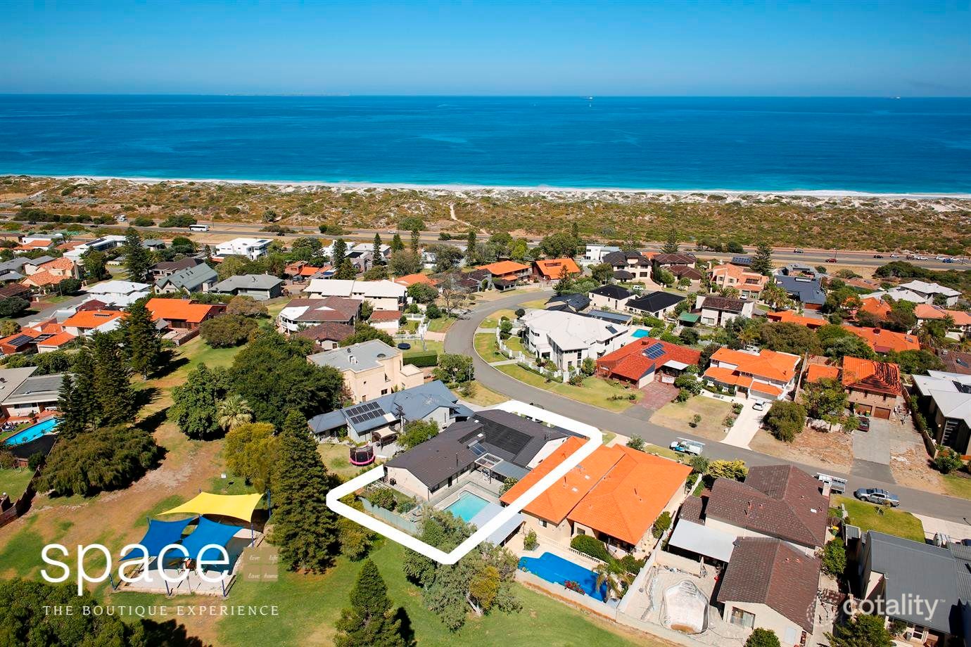 21 Aruma Way, City Beach, WA 6015