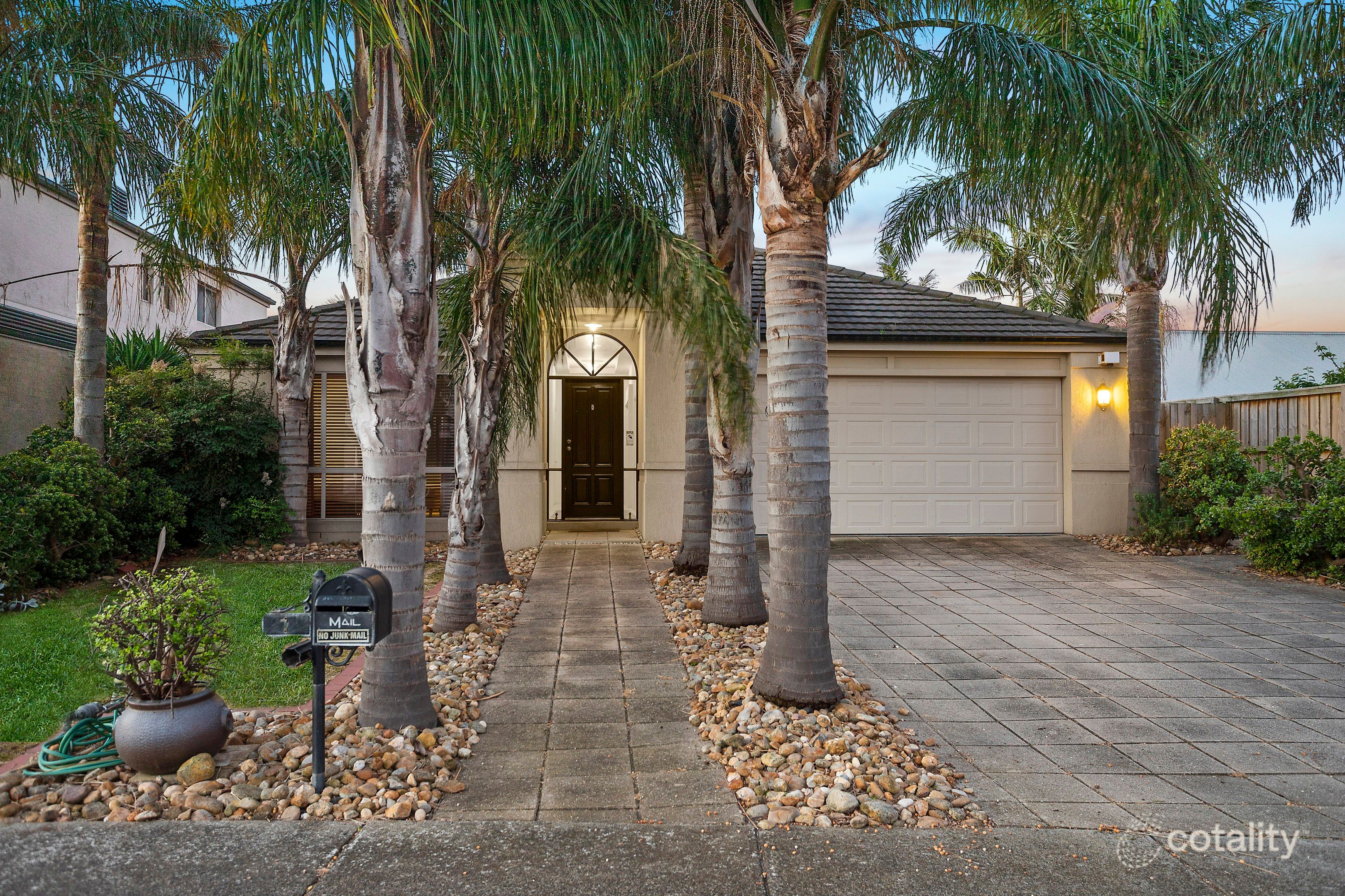 1 Stephanie Ct, Patterson Lakes, VIC 3197