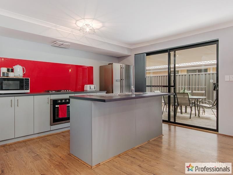 15 Irasburg Pde, Wellard, WA 6170