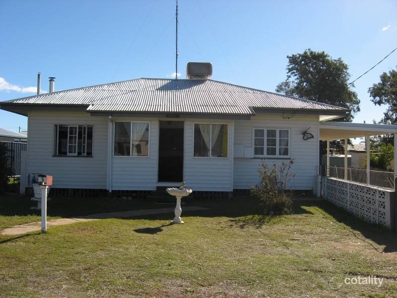 3 Bourne St, Miles, QLD 4415