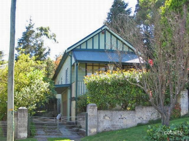 2 Pine St, Katoomba, NSW 2780