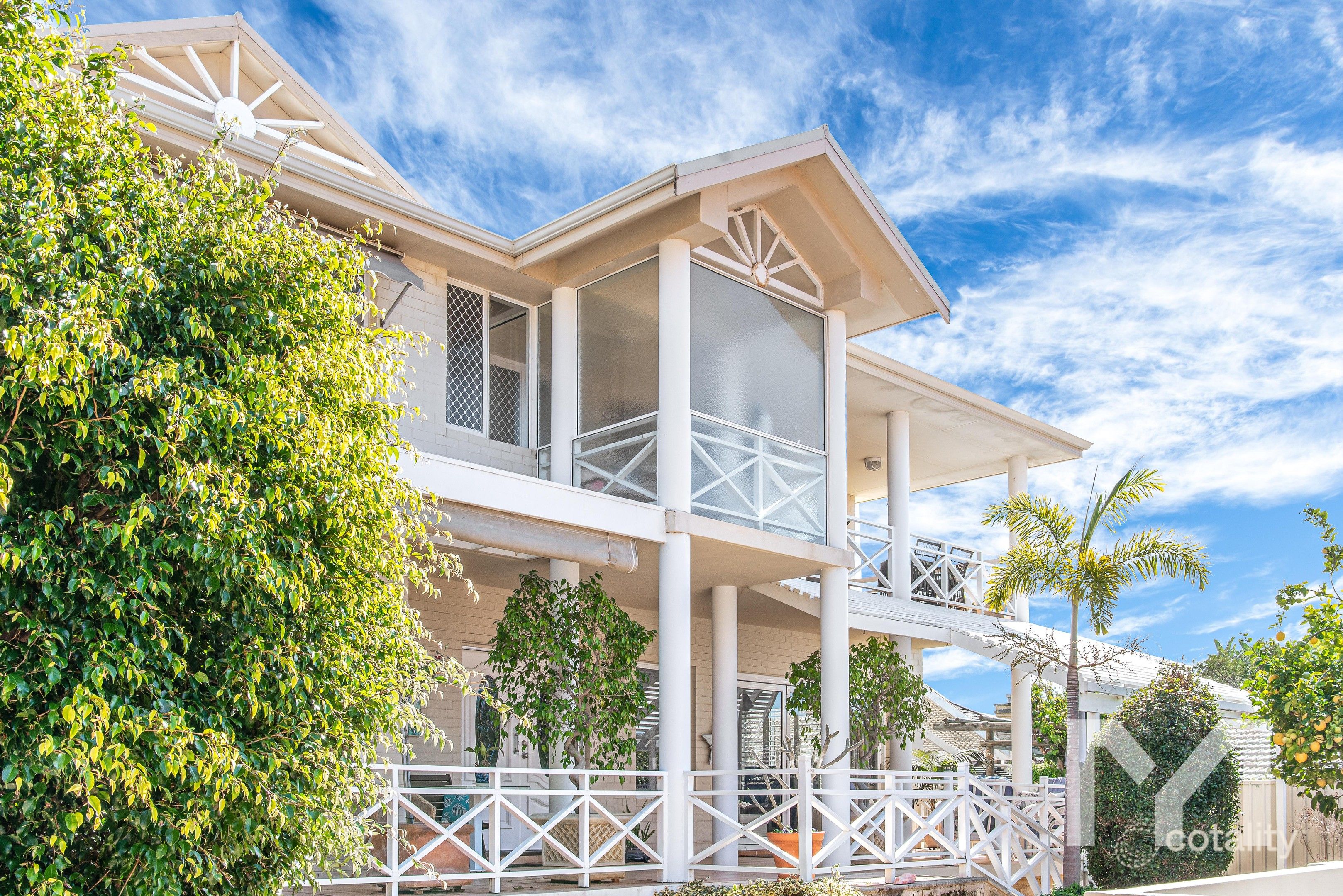 25b Moreing Rd, Attadale, WA 6156