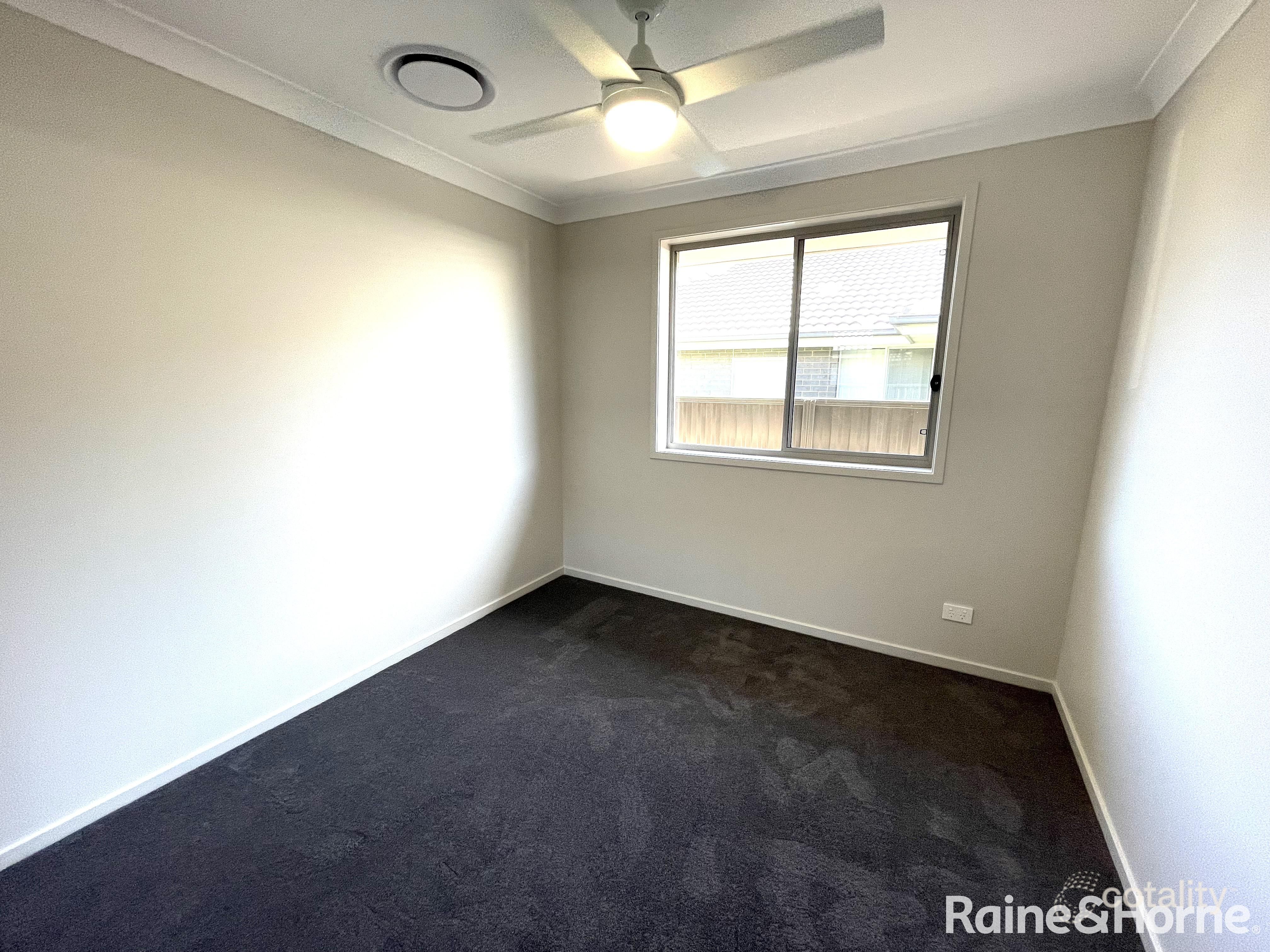 77 Aberglasslyn Rd, Rutherford, NSW 2320