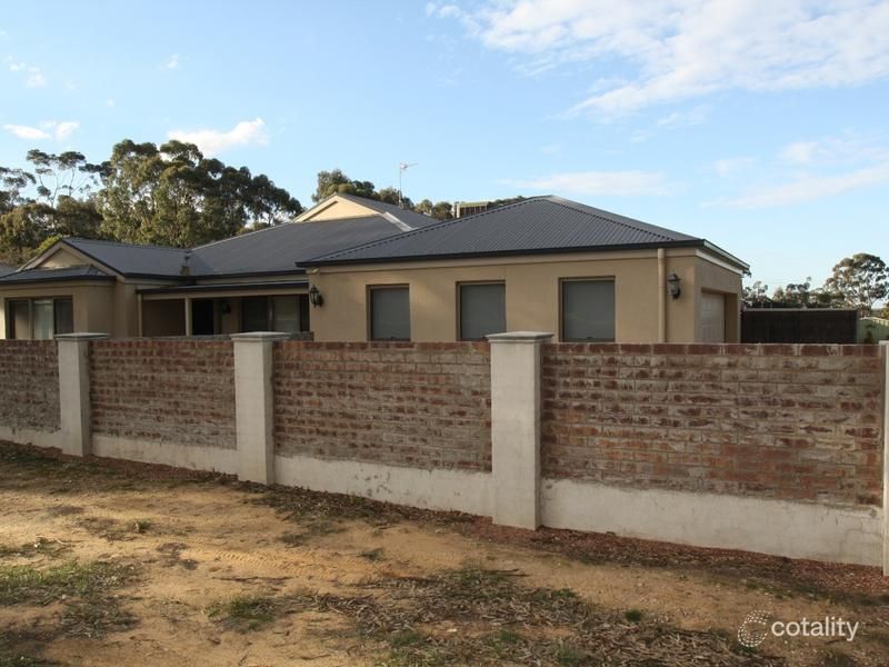 2/40 John St, Kangaroo Flat, VIC 3555