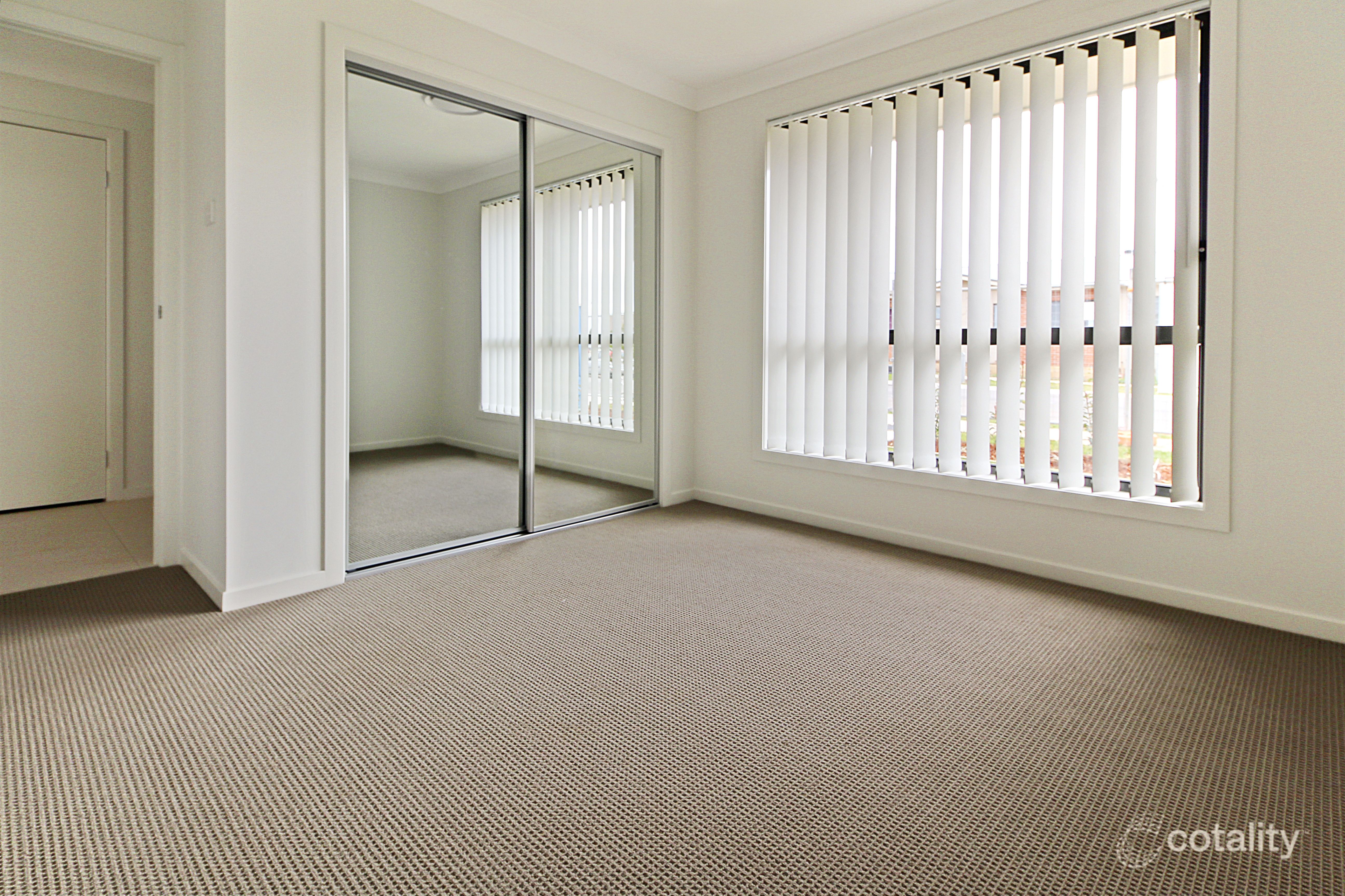 8 Lance St, Oran Park, NSW 2570