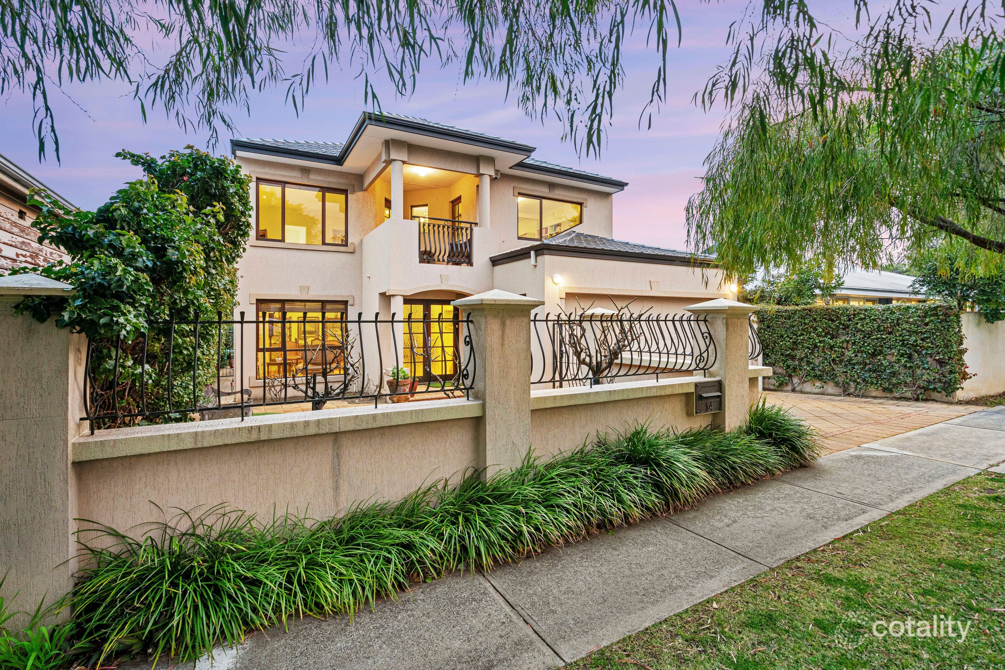 14 Johnston St, Peppermint Grove, WA 6011