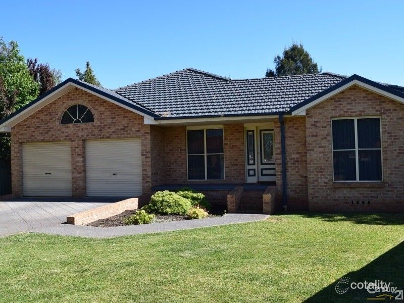 8 Arana Pl, Parkes, NSW 2870