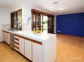 75 Greenford St, Chapel Hill, QLD 4069