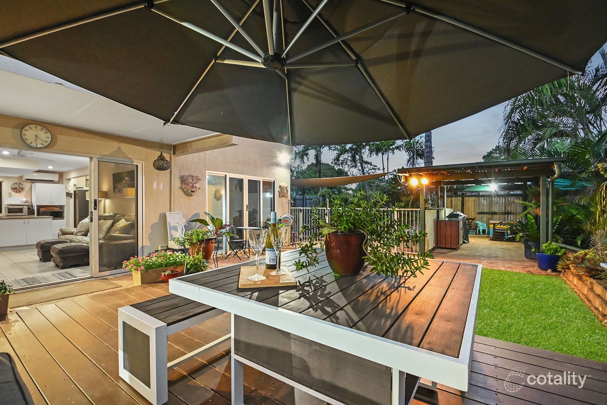 1 Nowland Ave, Cranbrook, QLD 4814