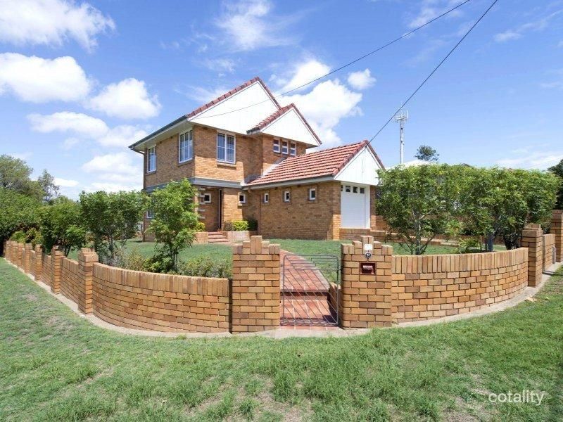 31 Arrol St, Camp Hill, QLD 4152