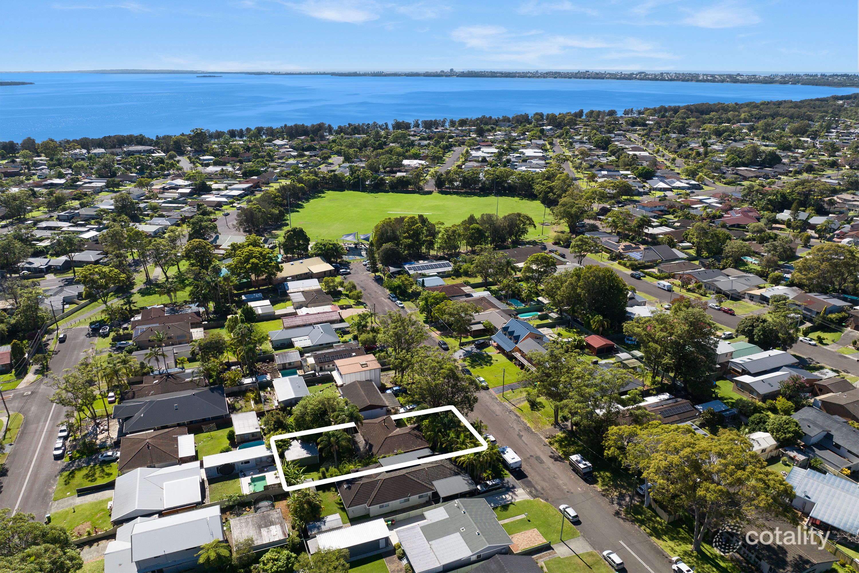 10 Kareelah Ave, Berkeley Vale, NSW 2261