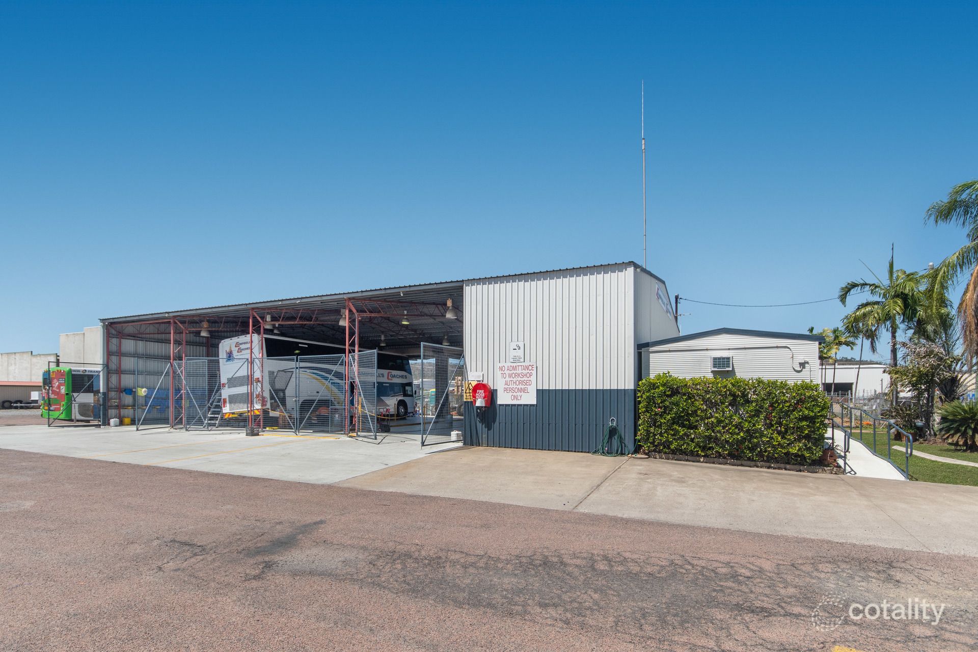 52 Crocodile Cres, Mount St John, QLD 4818