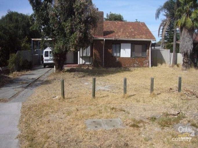 14 Wade St, Embleton, WA 6062