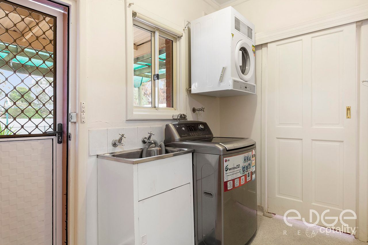 43 Knighton Rd, Elizabeth North, SA 5113