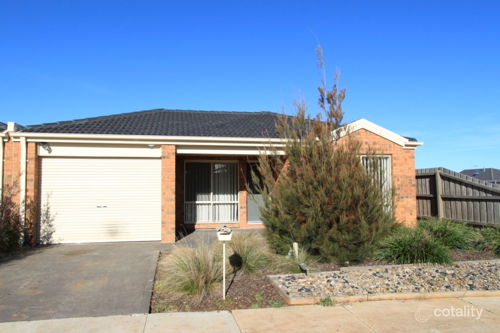 2/16 Linda Pl, Kurunjang, VIC 3337