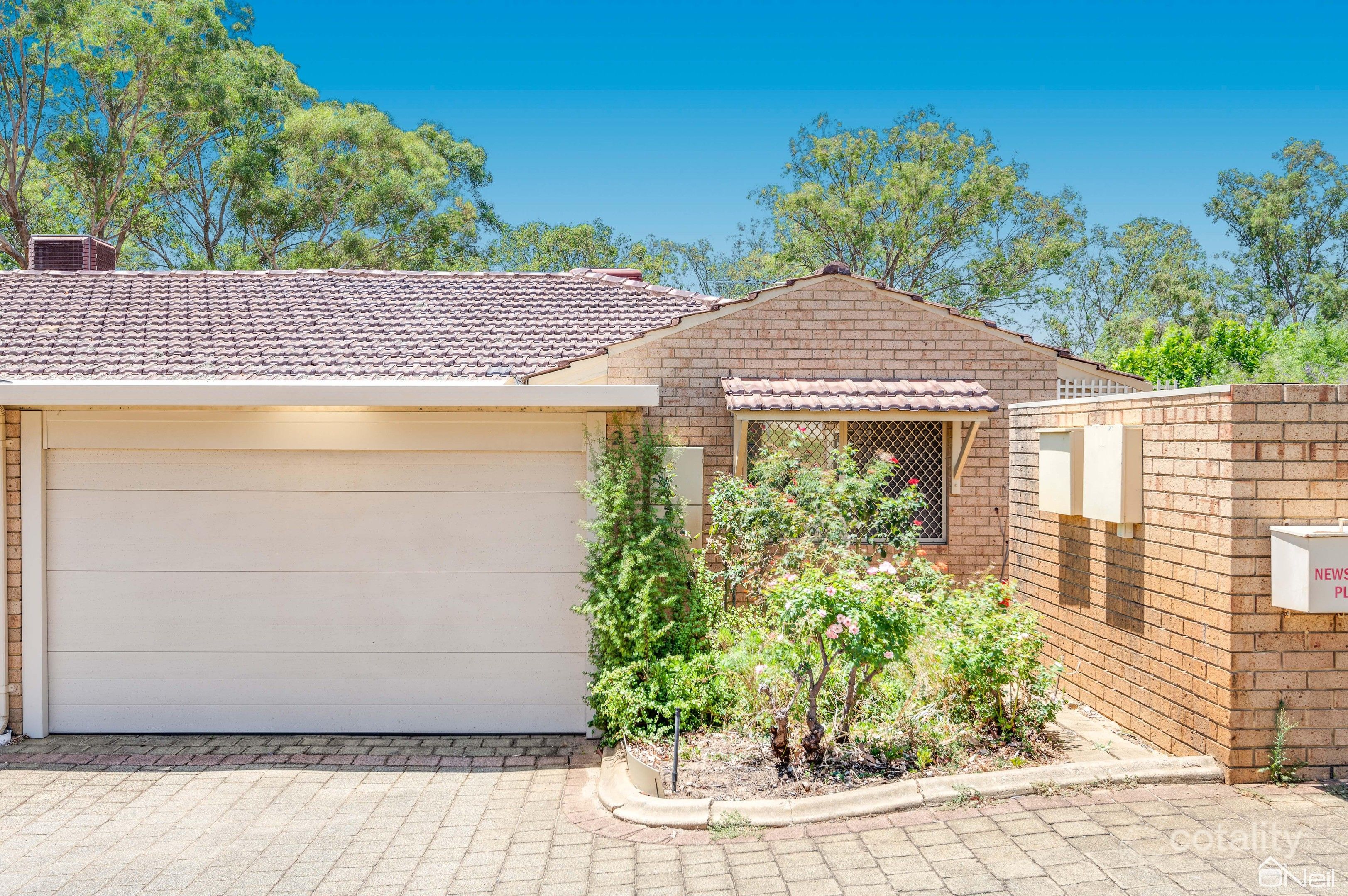 23/4 Page Rd, Kelmscott, WA 6111