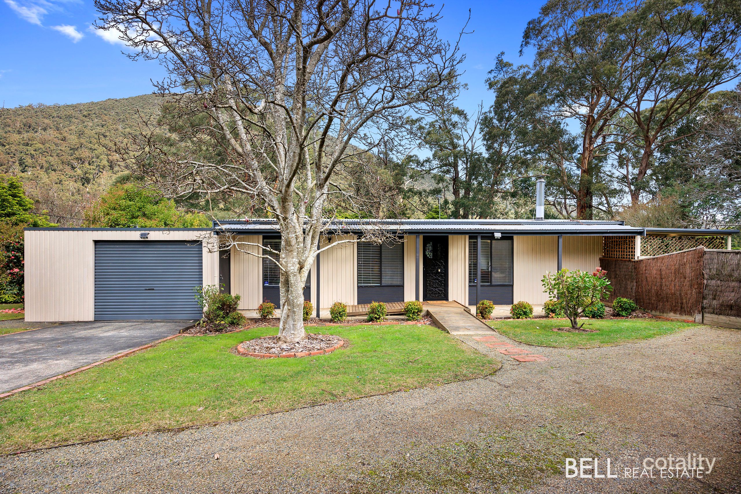 6 Lincoln Rd, Warburton, VIC 3799