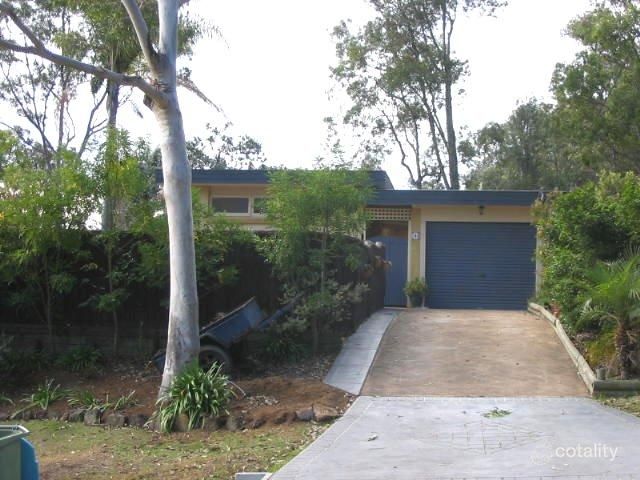4 Northview Dr, Bateau Bay, NSW 2261