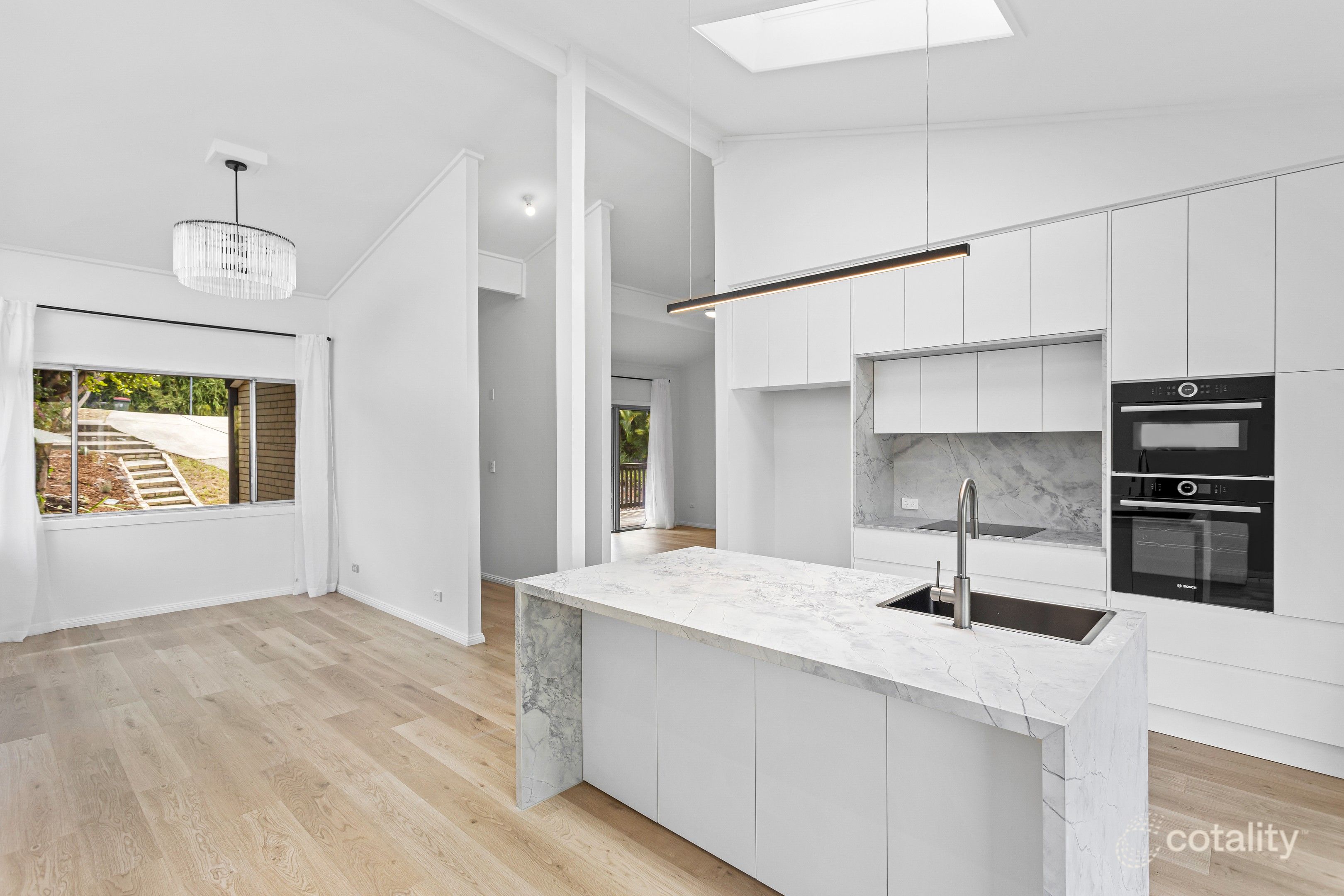 188 Burbong St, Chapel Hill, QLD 4069