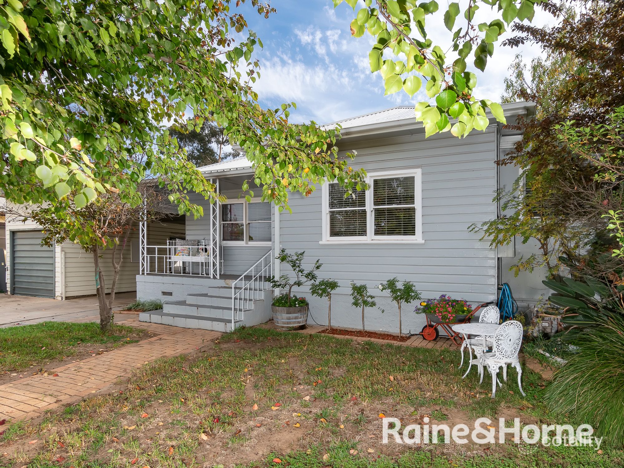 302 Lake Albert Rd, Kooringal, NSW 2650