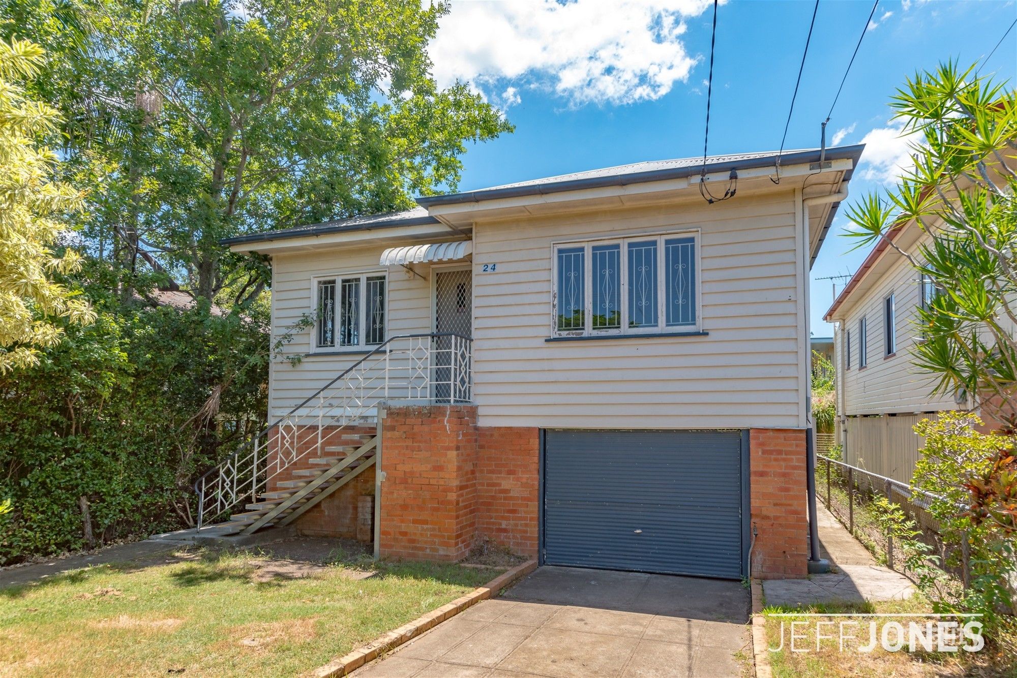24 Jubilee St, Stones Corner, QLD 4120