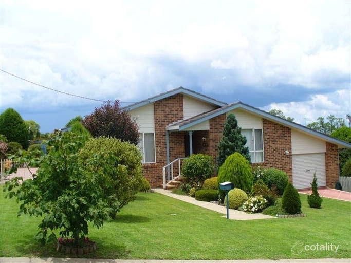 39 Chestnut Ave, Armidale, NSW 2350